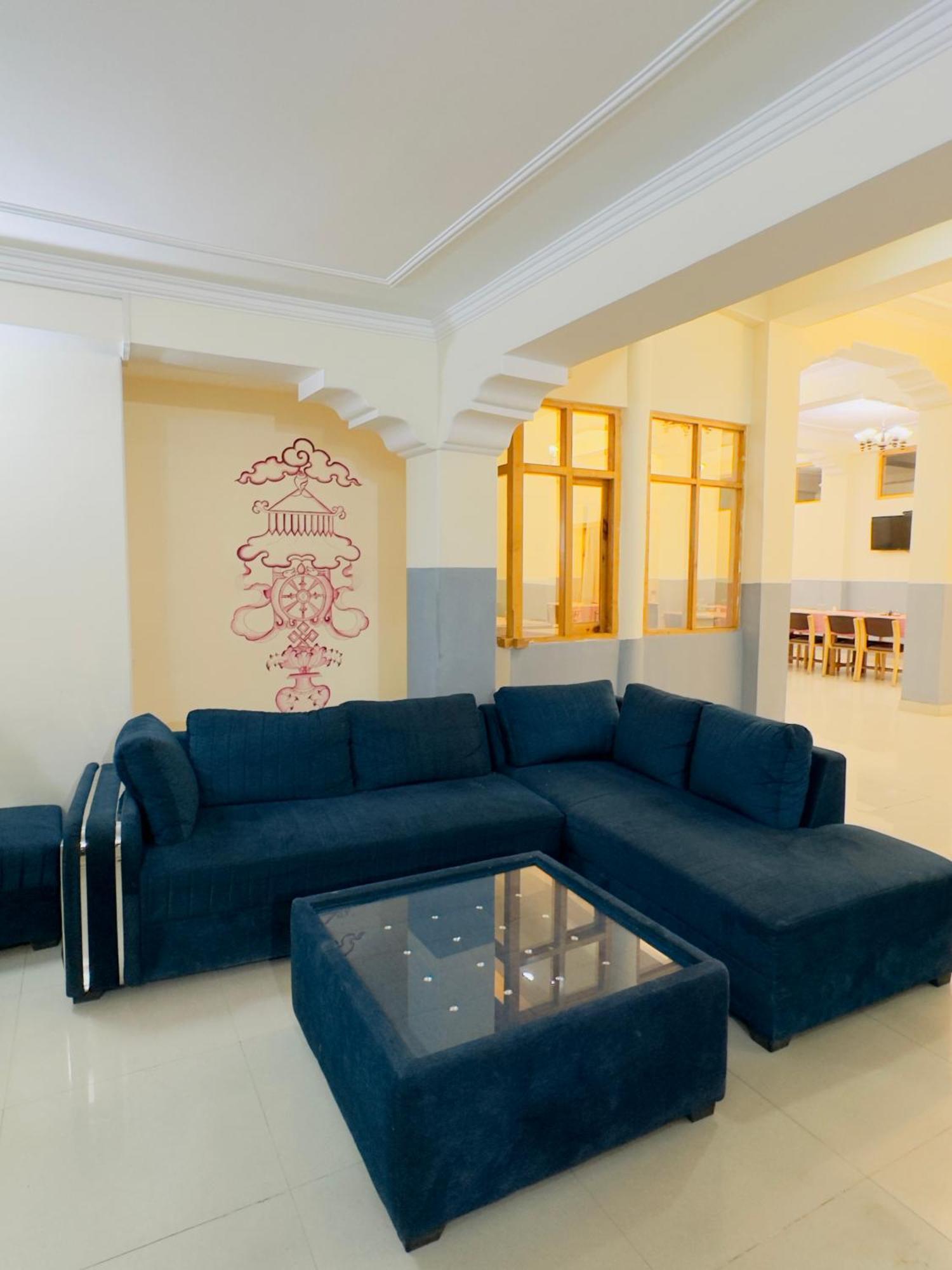 Hotel Dimbir Regency Léh Exteriér fotografie
